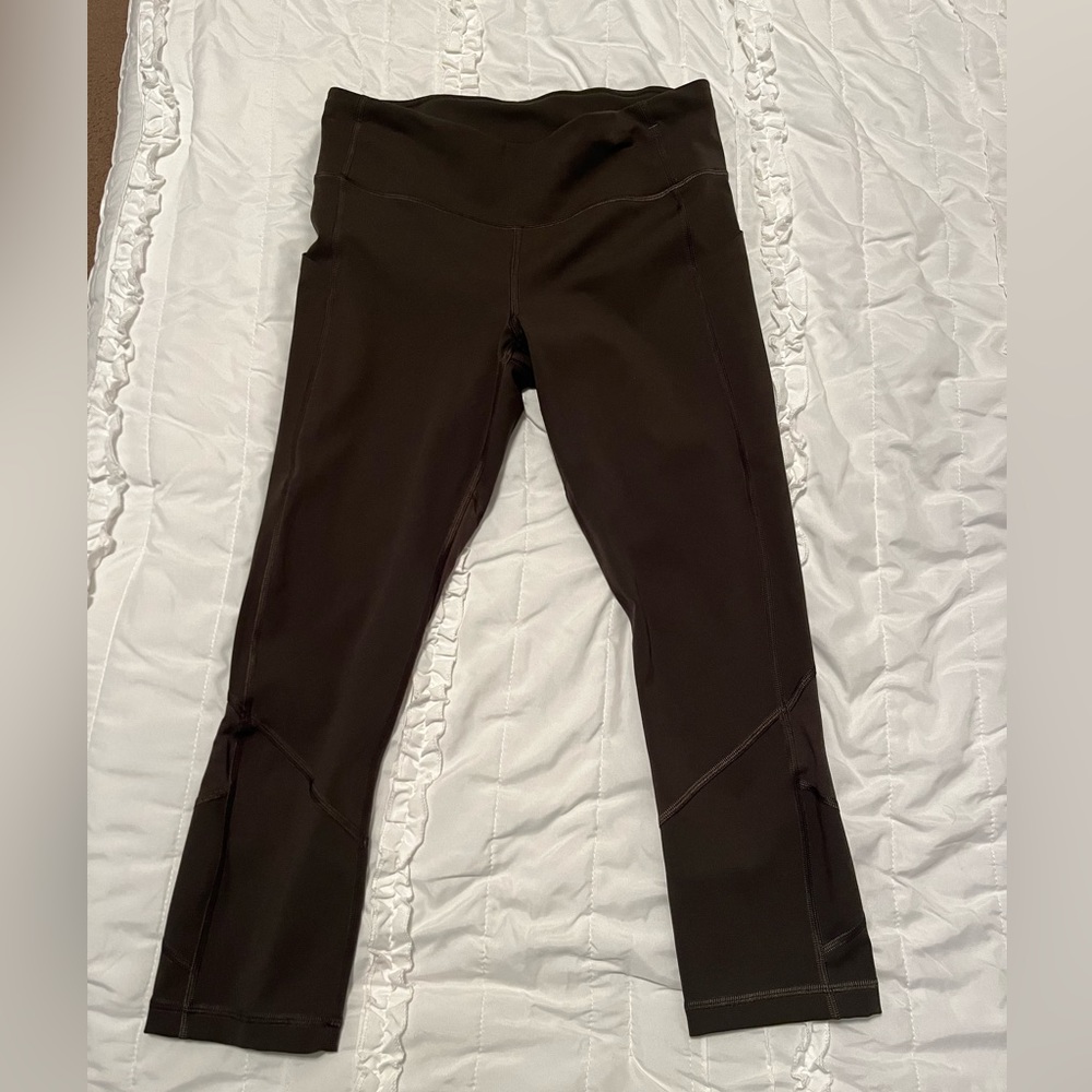 Army green lululemon cropped leggings